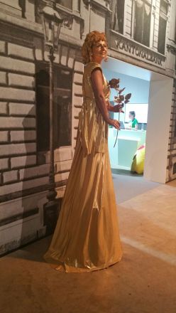 .resized_440x248_goldfrau-statue._da6a7bd8b08248abb82a762731d8df31.jpg